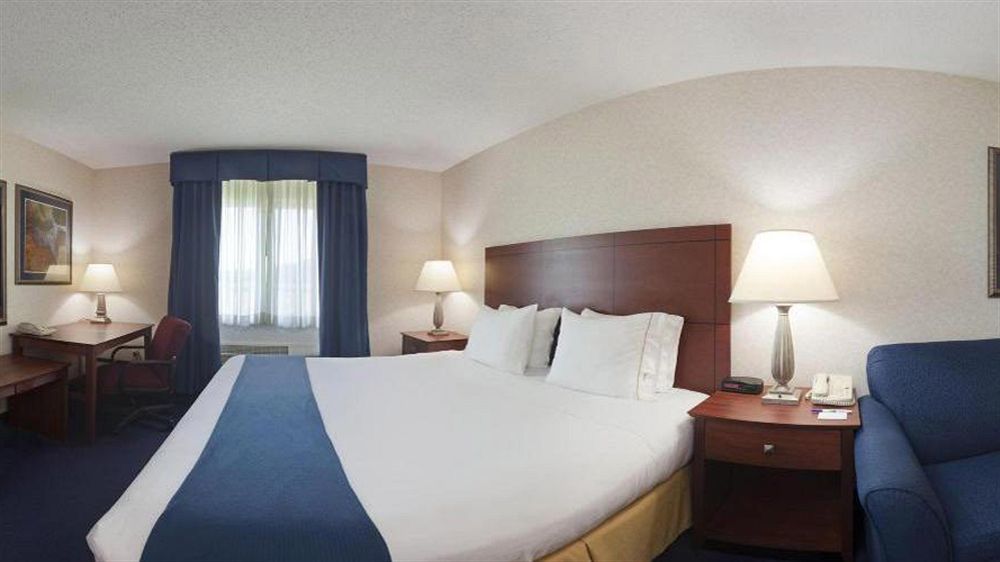 Holiday Inn Express Deforest By Ihg Extérieur photo